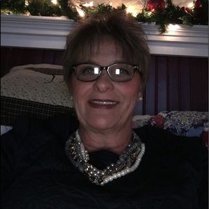 Meet your Posher, Cynthia